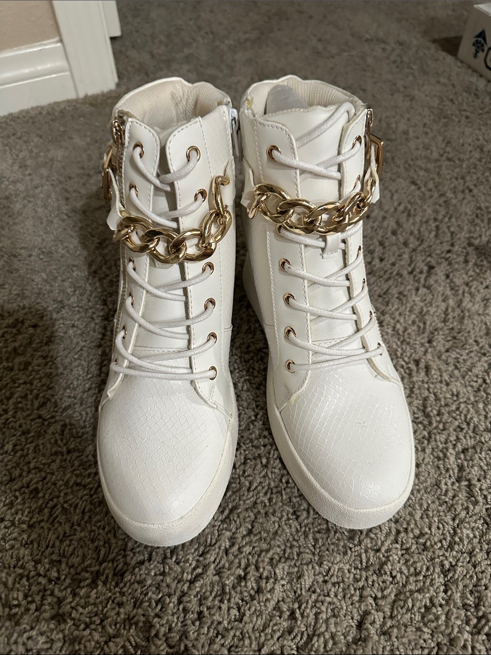 Shoe Dazzle White Lace-Up High-Top Boots with Gold Chain